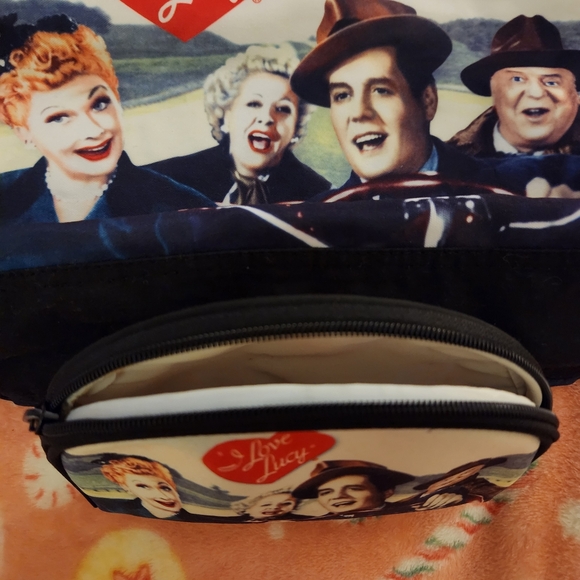 I Love Lucy Tote Bag with Cosmetic Bag "CALIFORNIA HERE WE COME" Main Cast - Picture 6 of 11